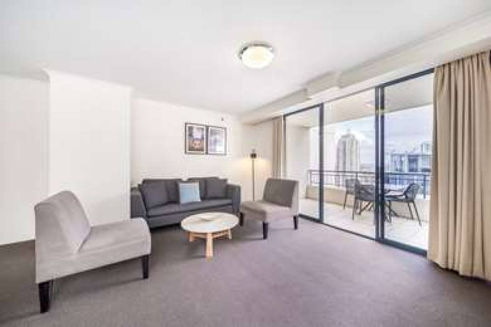 Oaks Sydney Castlereagh Suites