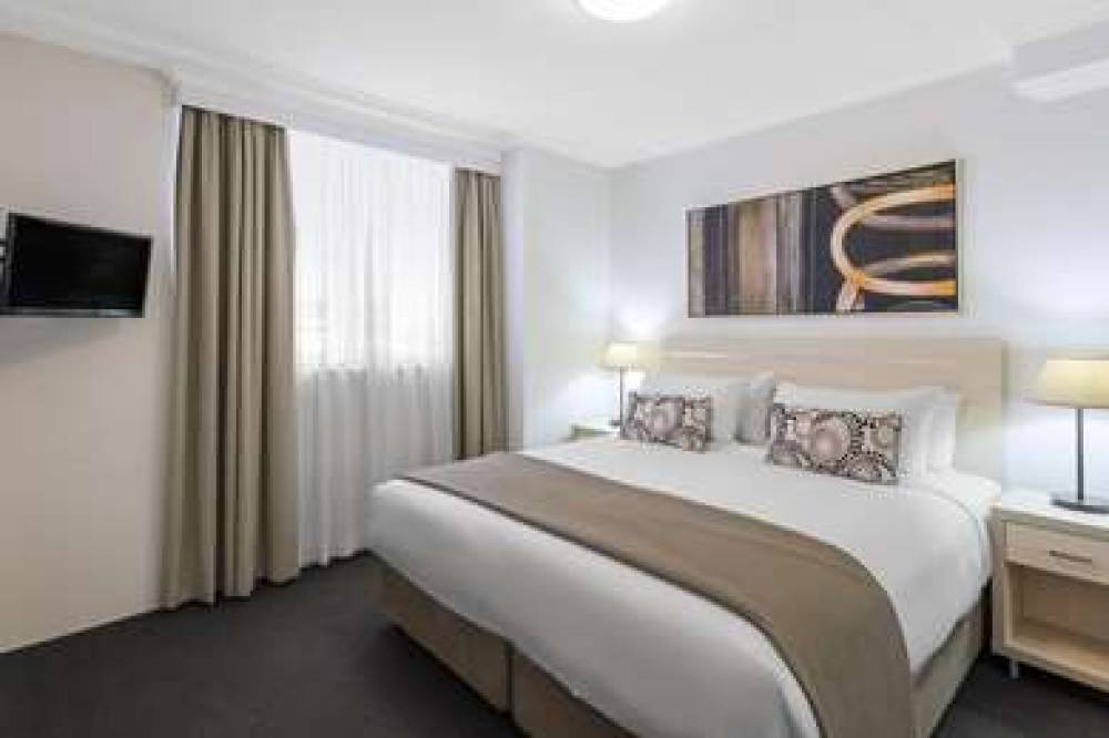 OAKS SYDNEY CASTLEREAGH SUITES 5