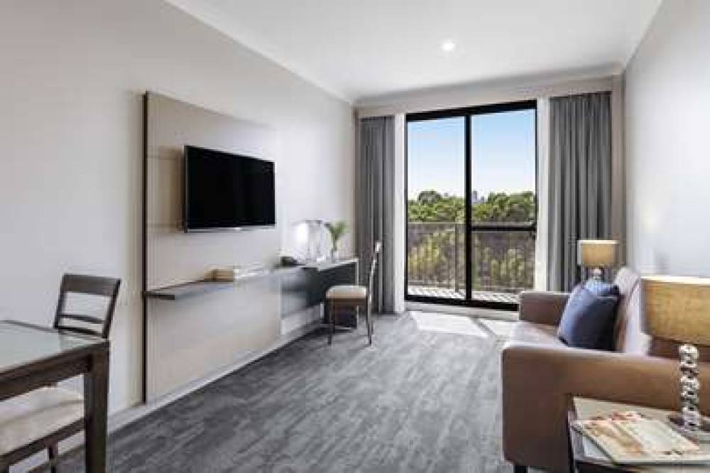 OAKS SYDNEY NORTH RYDE SUITES 9