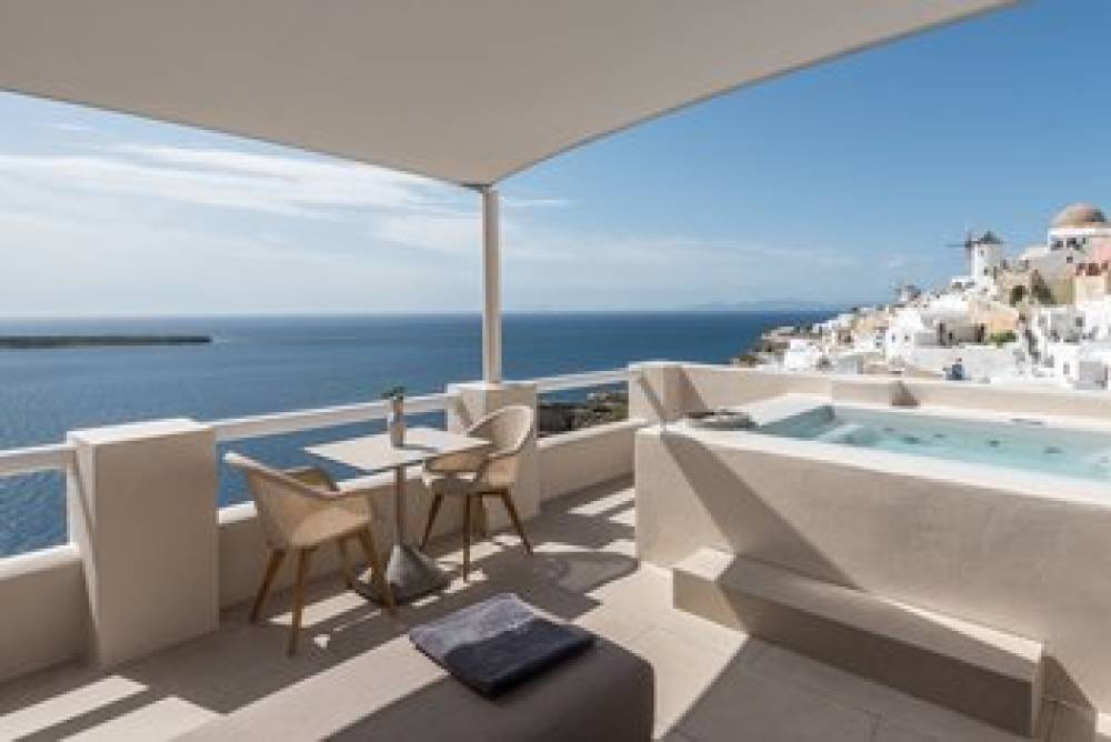 OIA CASTLE LUXURY HOTEL 4