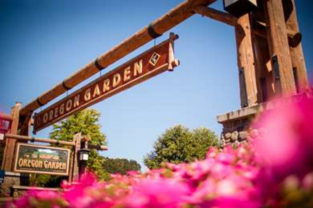 OREGON GARDEN RESORT 2