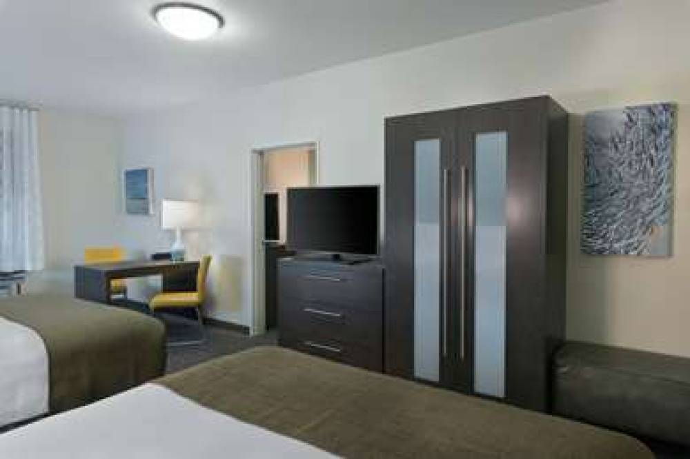 Oxford Suites Bellingham 8