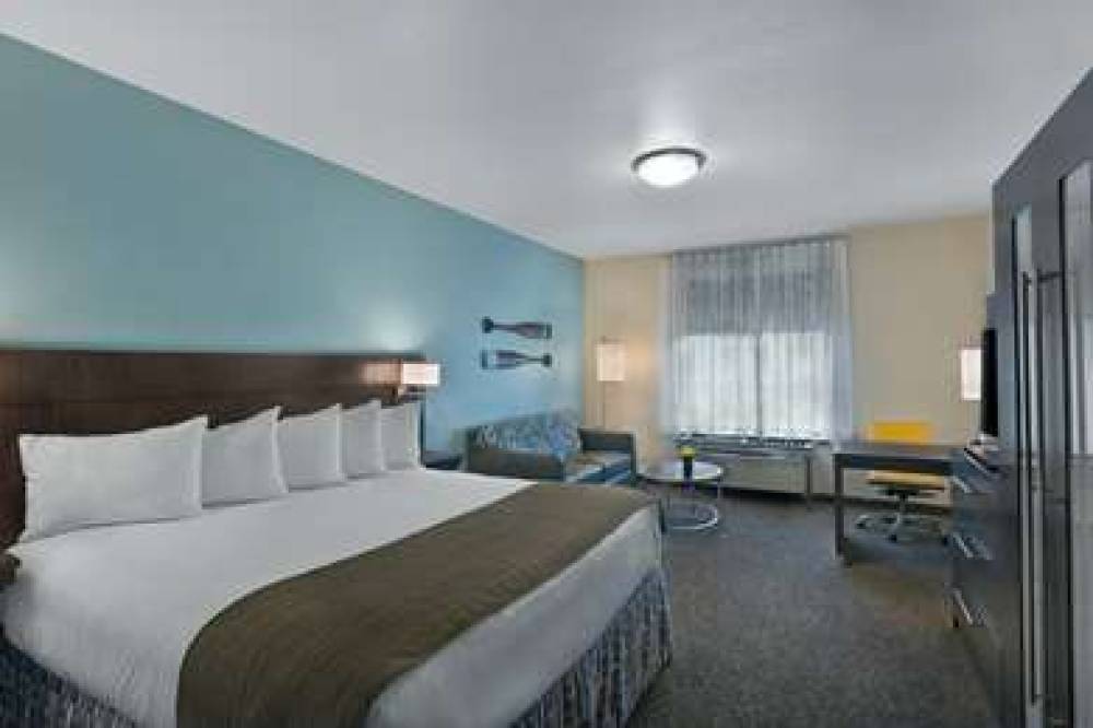 Oxford Suites Bellingham 9