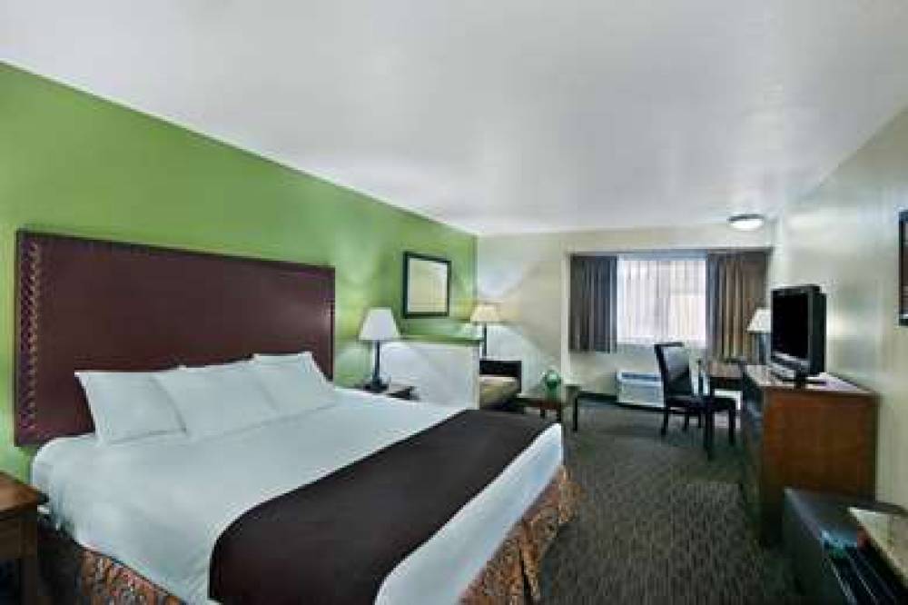 Oxford Suites Hermiston 3