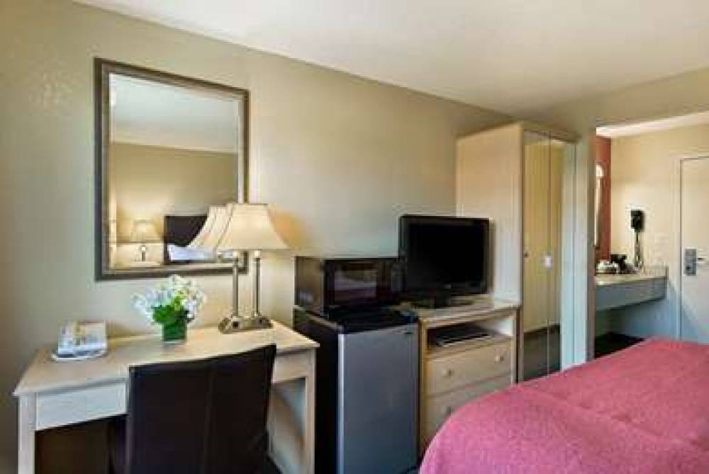 OXFORD SUITES LANCASTER 5