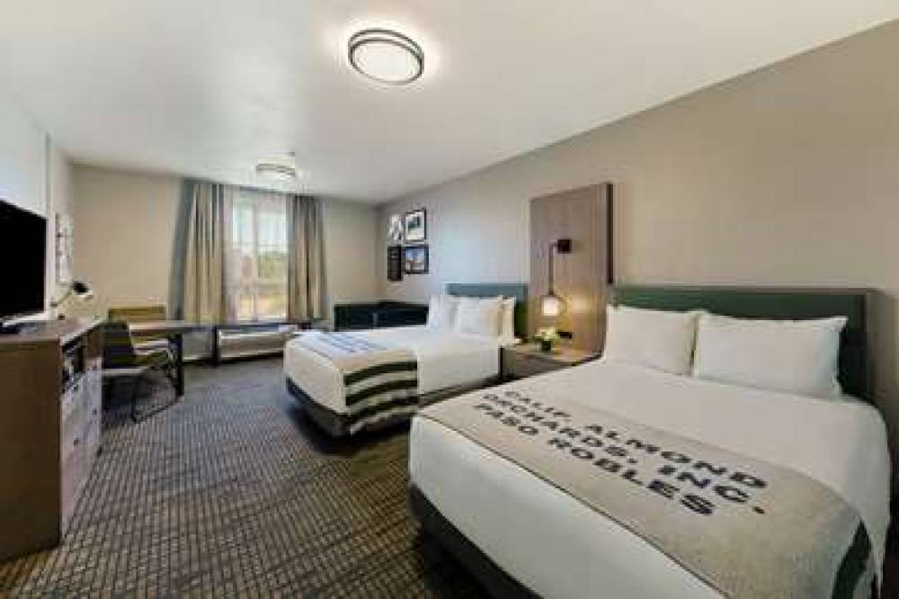 Oxford Suites Paso Robles 3