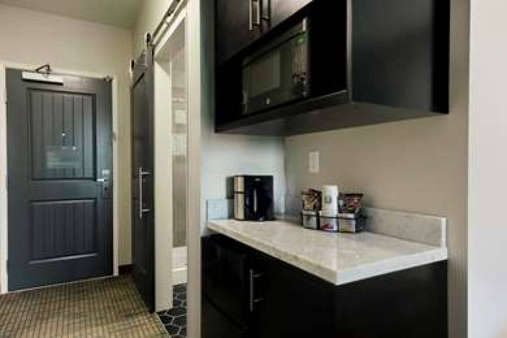 Oxford Suites Paso Robles 5