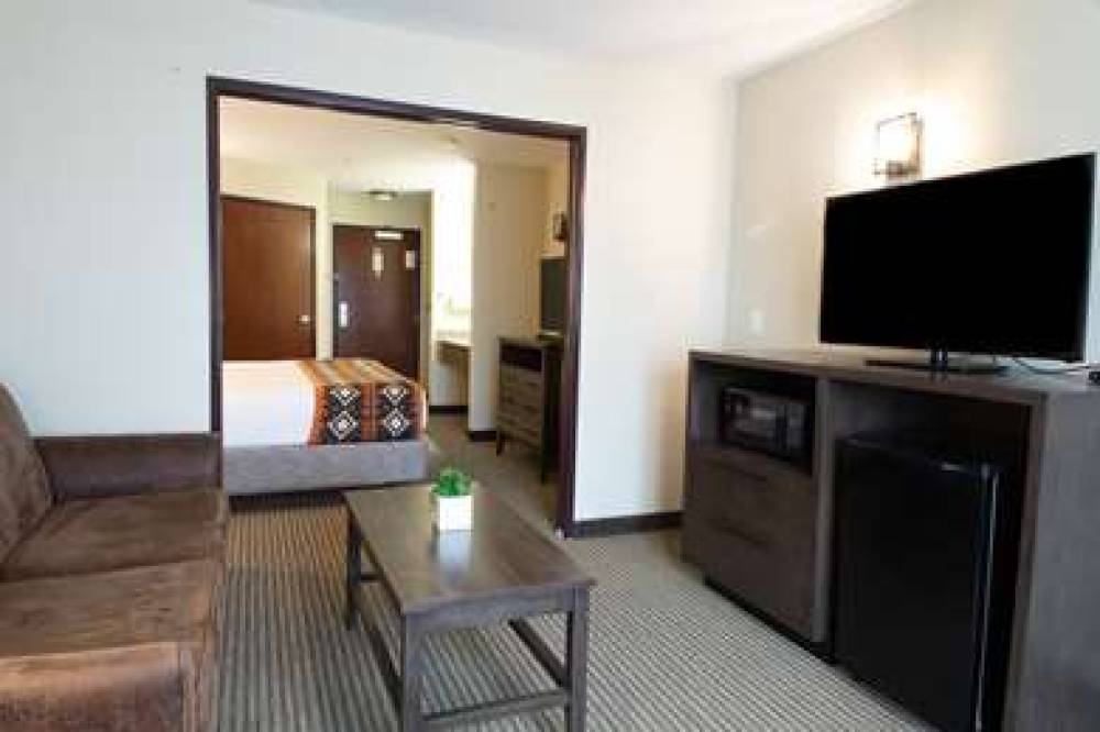 OXFORD SUITES PENDLETON 6