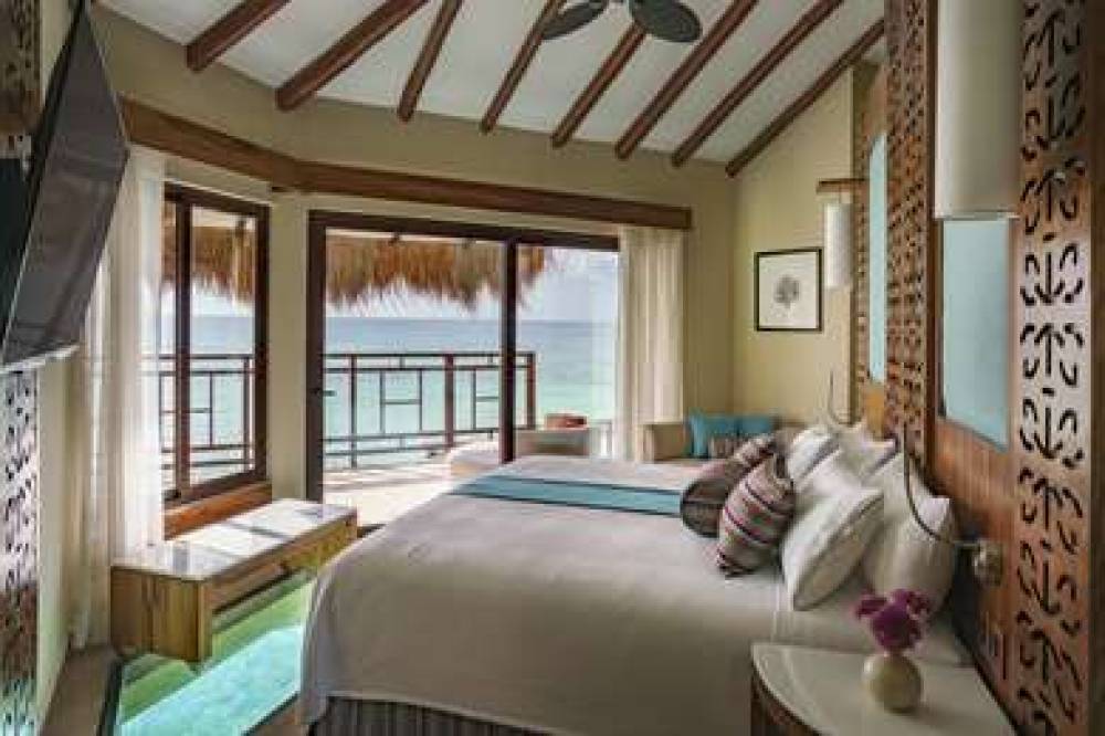 PALAFITOS OVERWATER BUNGALOWS 4