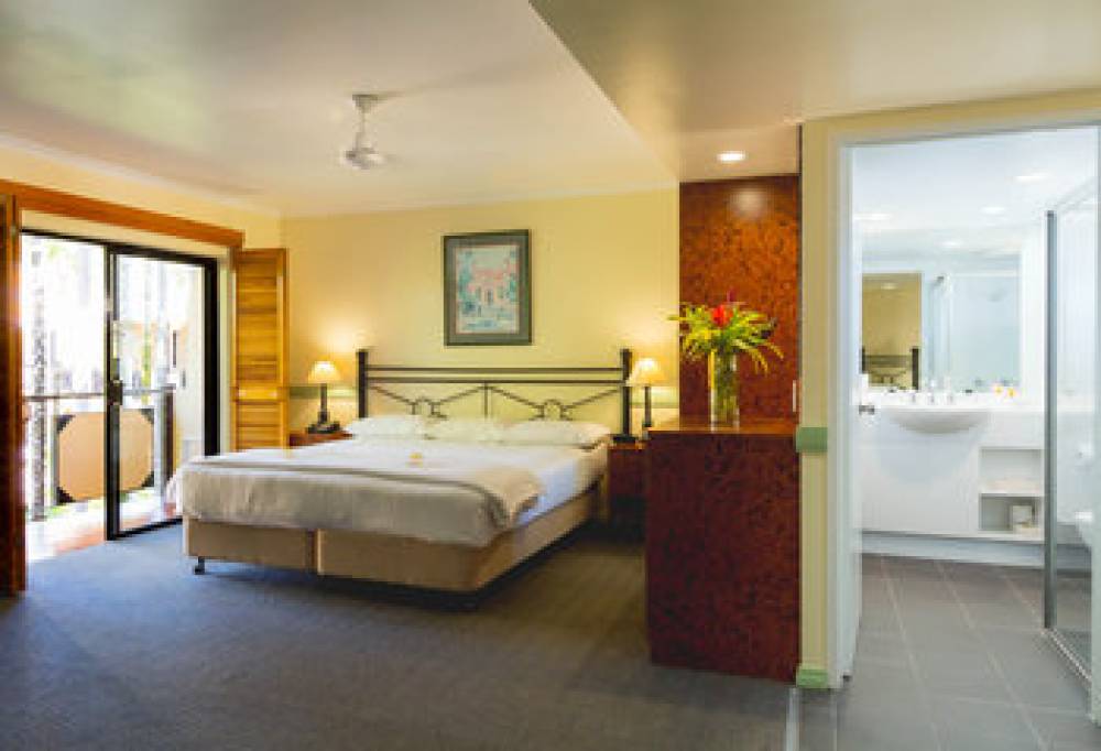 PALM ROYALE CAIRNS 3