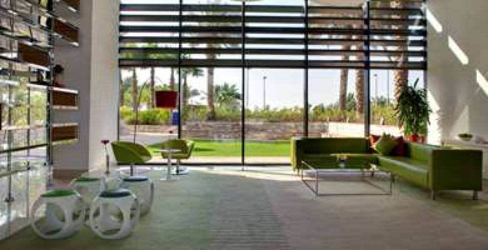 Park Inn By Radisson Abu Dhabi, Yas Island 4