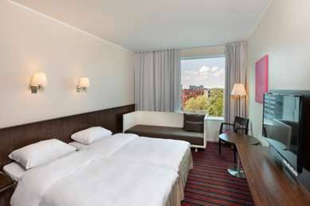 PARK INN BY RADISSON MERITON TALLIN 10