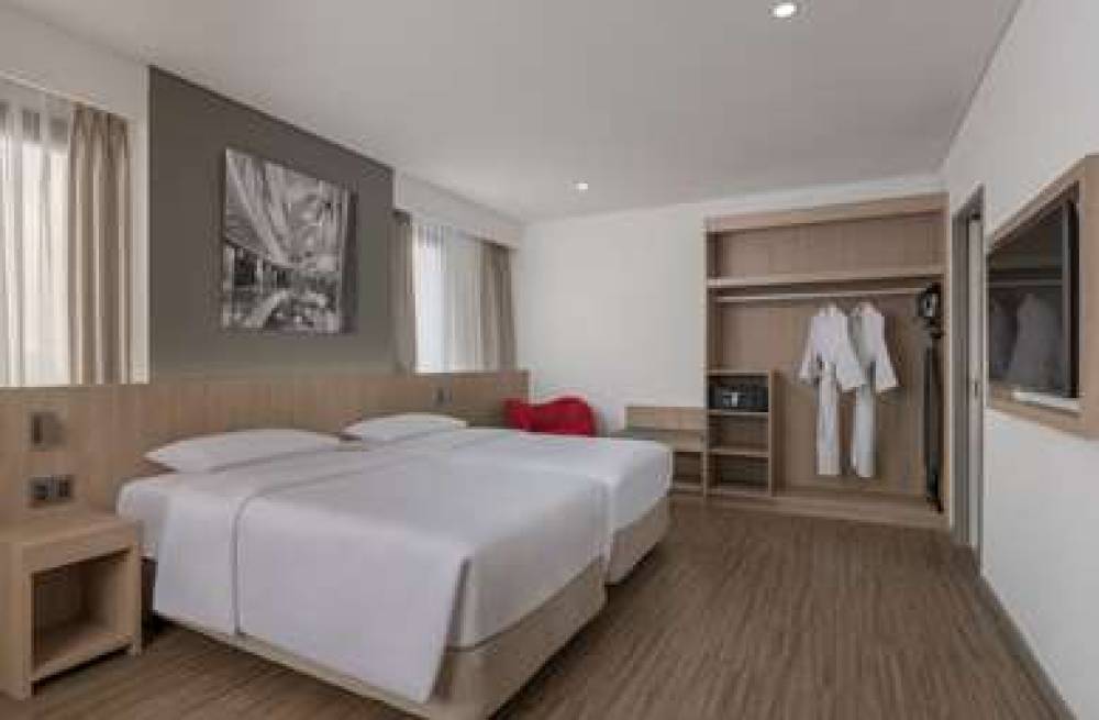 PARK INN NORTH EDSA 8