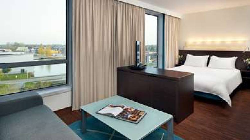 Park Plaza Amsterdam Airport 2