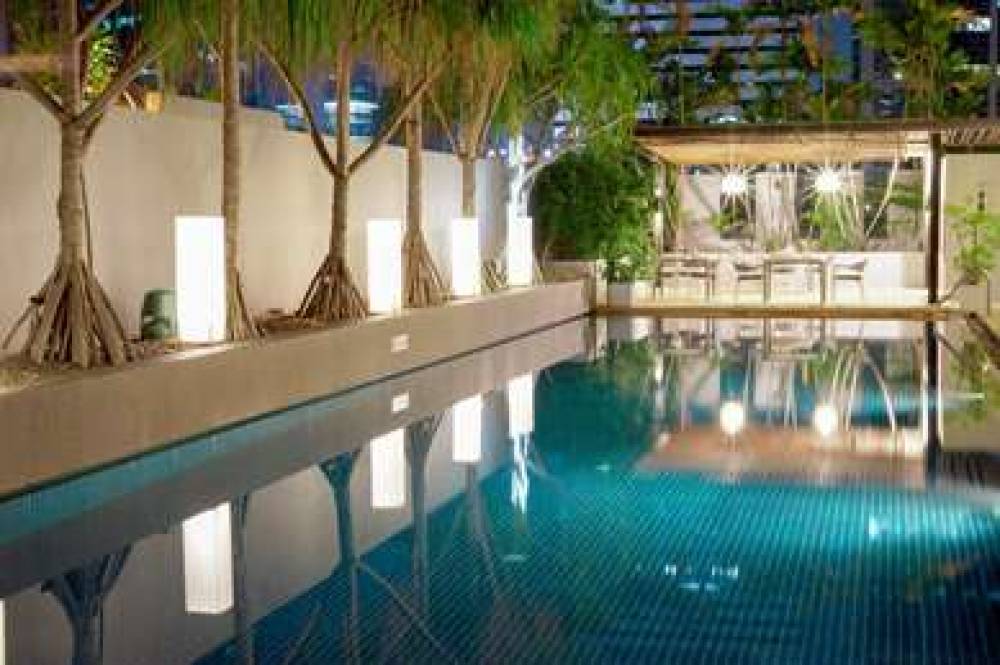 PARK PLAZA BANGKOK SOI 18 10