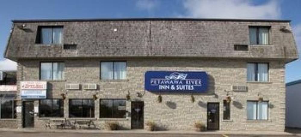 PETAWAWA RIVER INN AND SUITES 1