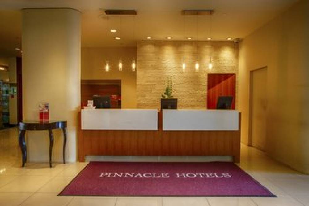 PINNACLE HOTEL VANCOUVER 5