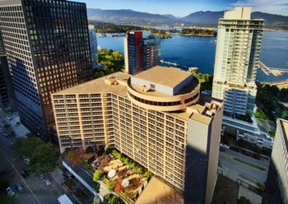 Pinnacle Hotel Vancouver