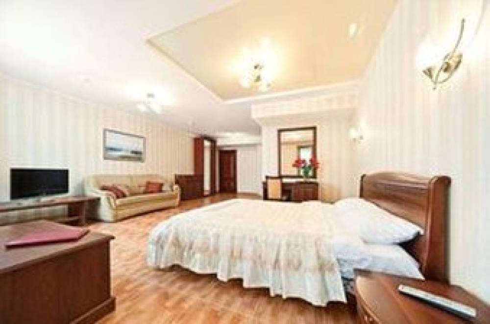 Platan Yuzhniy Hotel 4