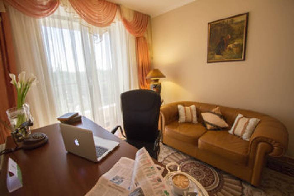 Platan Yuzhniy Hotel 7