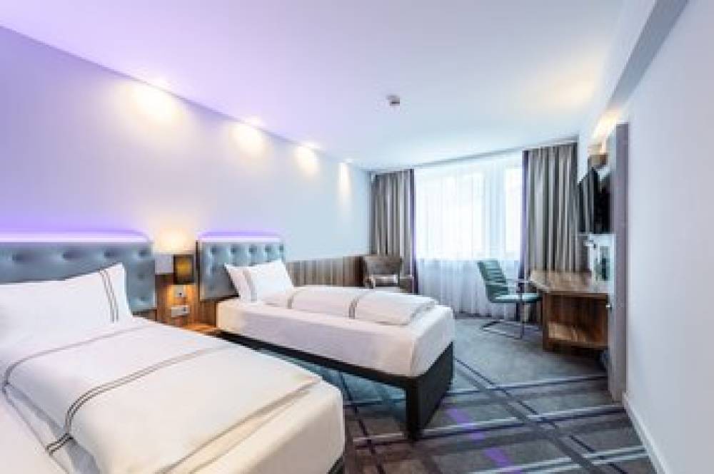 PREMIER INN HAMBURG CITY ALSTER 7