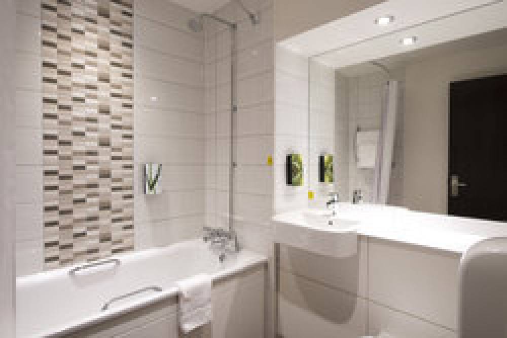 PREMIER INN LONDON CLAPHAM 4