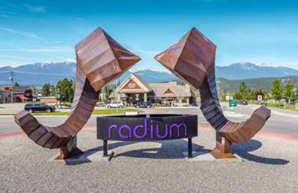 Prestige Radium Hot Springs Resort 10