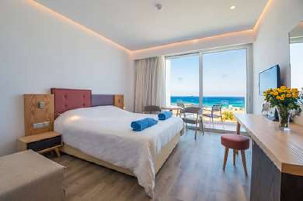 PROTARAS PLAZA HOTEL 10