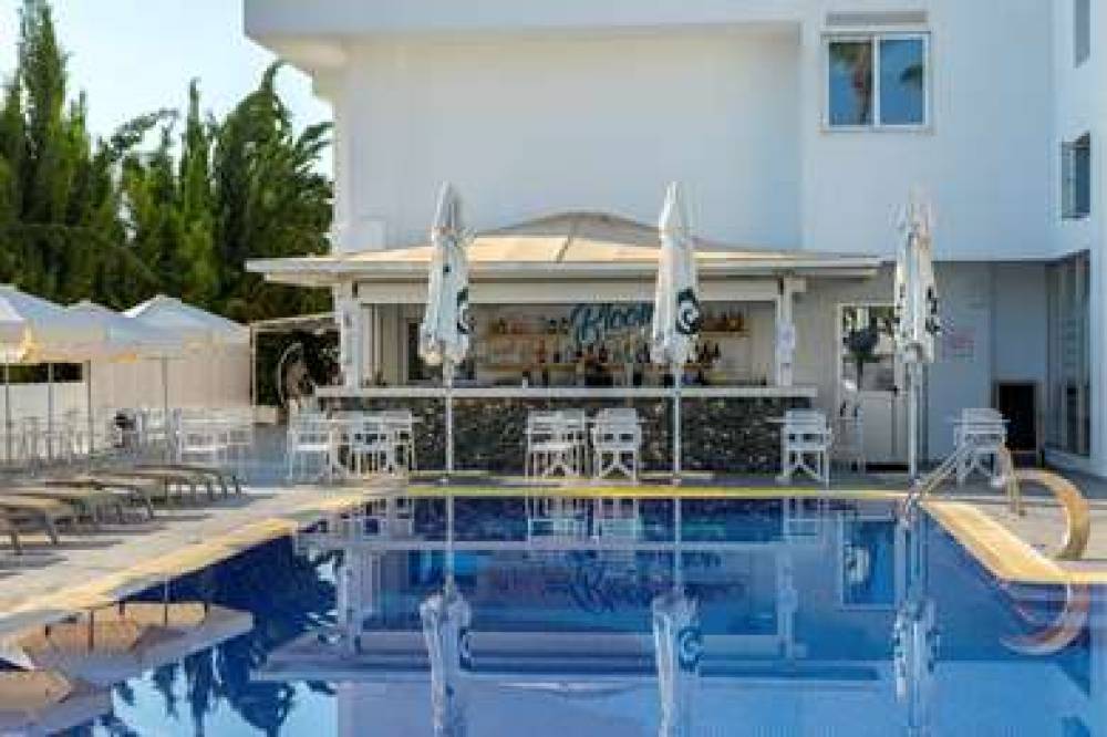 PROTARAS PLAZA HOTEL 5