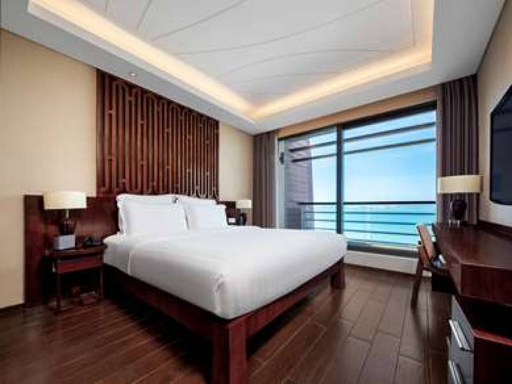 Pullman Oceanview Sanya Bay Resort & Spa 8