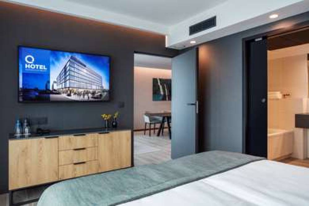 Q HOTEL PLUS WROCLAW BIELANY 8