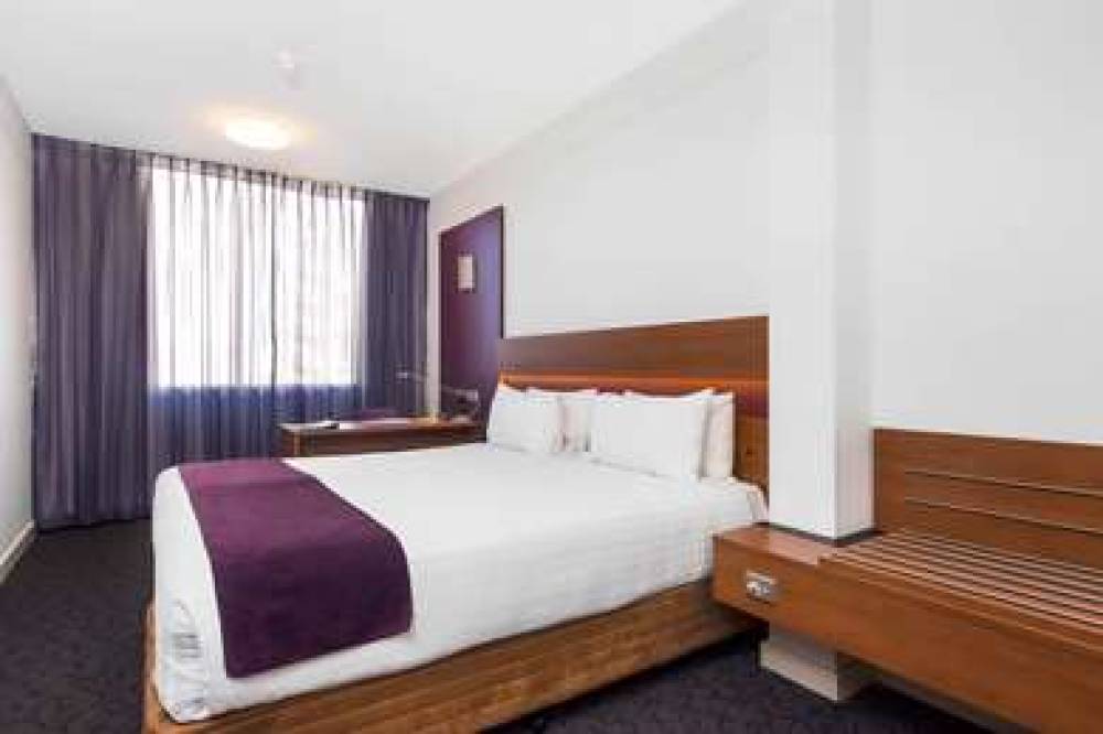 QUALITY HOTEL AMBASSADOR PERTH 5