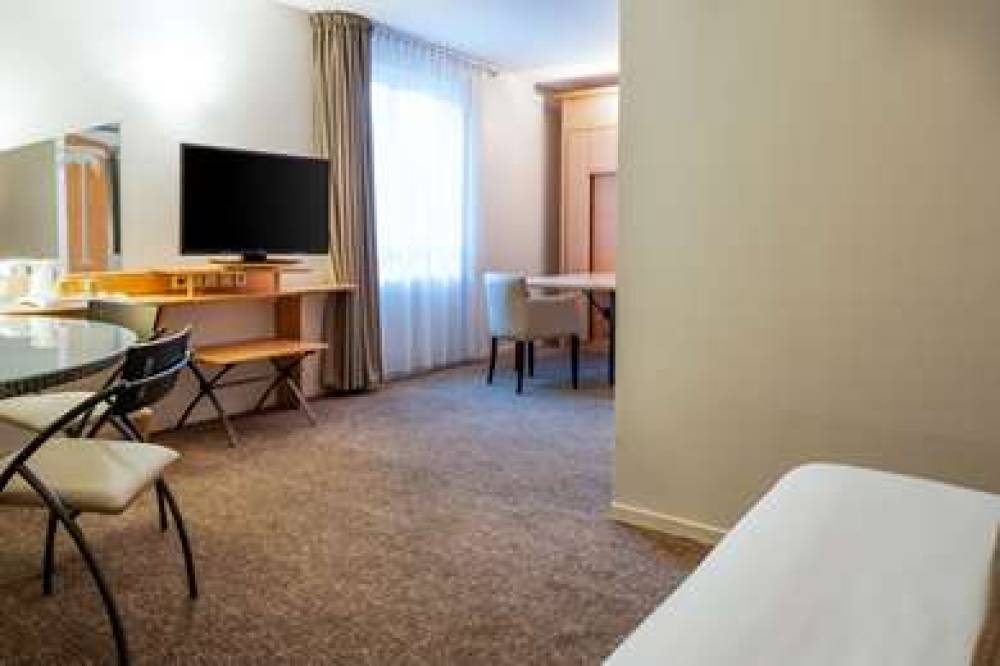 Quality Hotel Pau Centre Bosquet 9