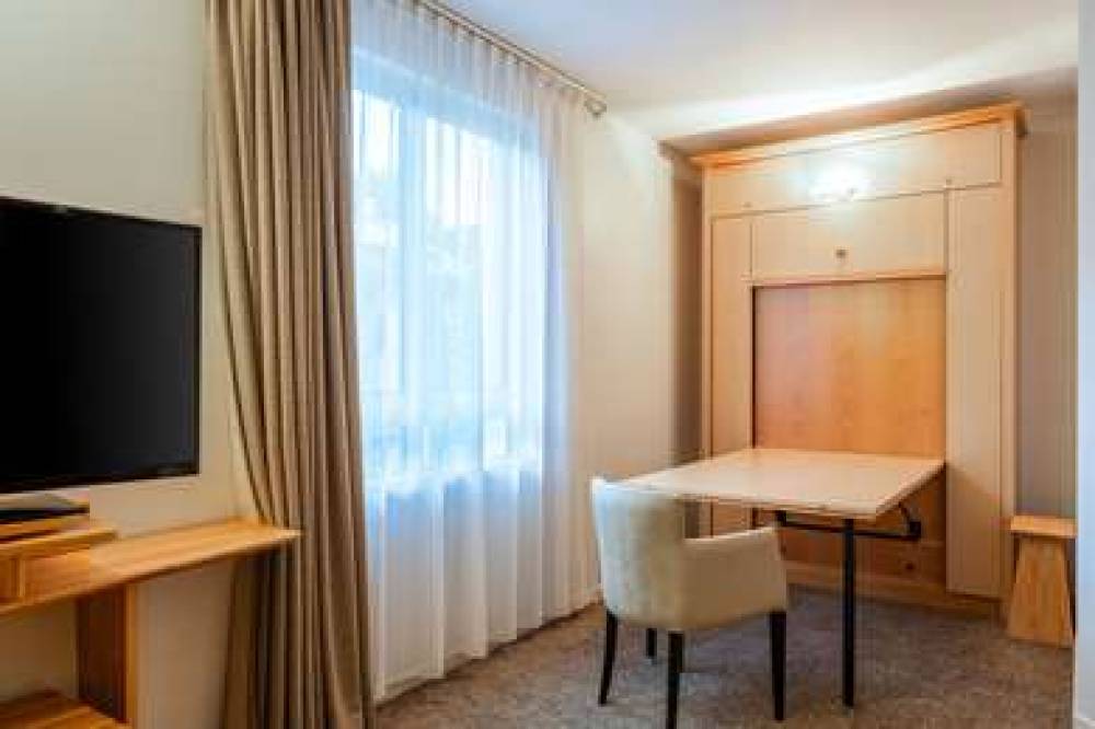 Quality Hotel Pau Centre Bosquet 8