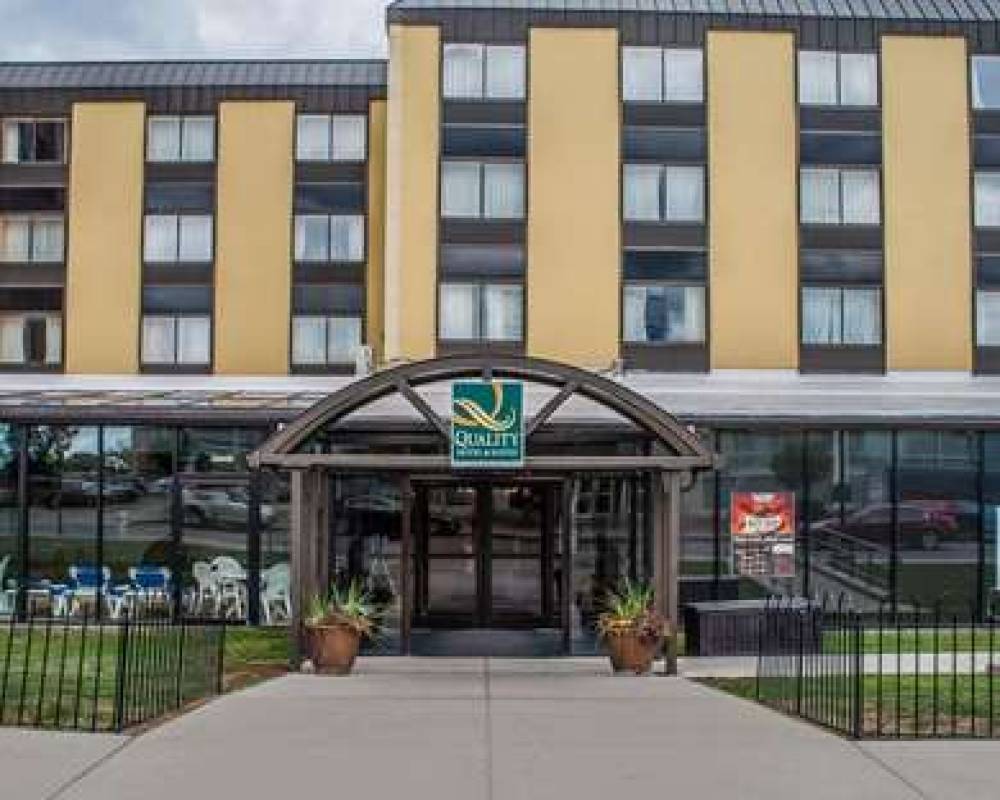 Quality Hotel & Suites At The Falls 2