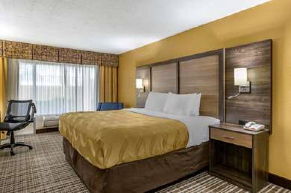 Quality Inn And Suites Airpark East 9