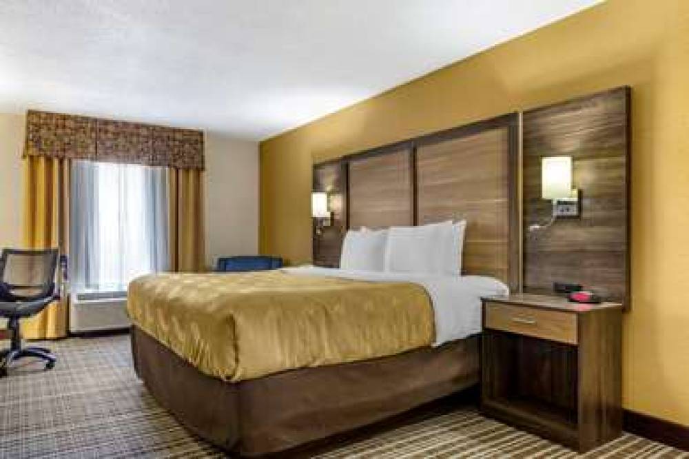 Quality Inn And Suites Airpark East 7