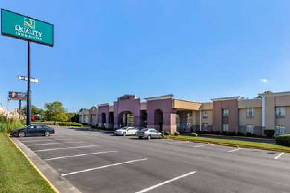Quality Inn And Suites Airpark East