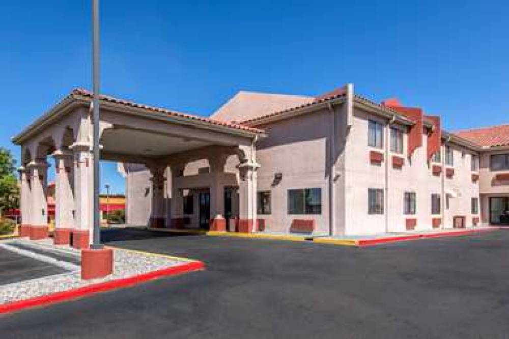 QUALITY INN AND SUITES ALBUQUERQUE 2