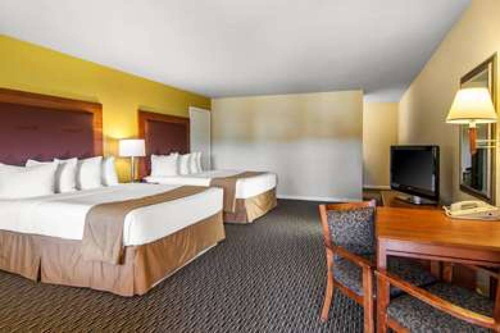 Quality Inn And Suites At Coos Bay 9