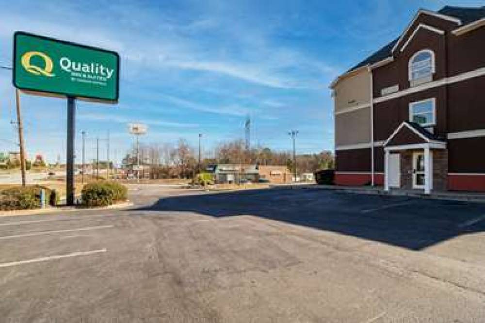 QUALITY INN AND SUITES AUGUSTA FORT 1