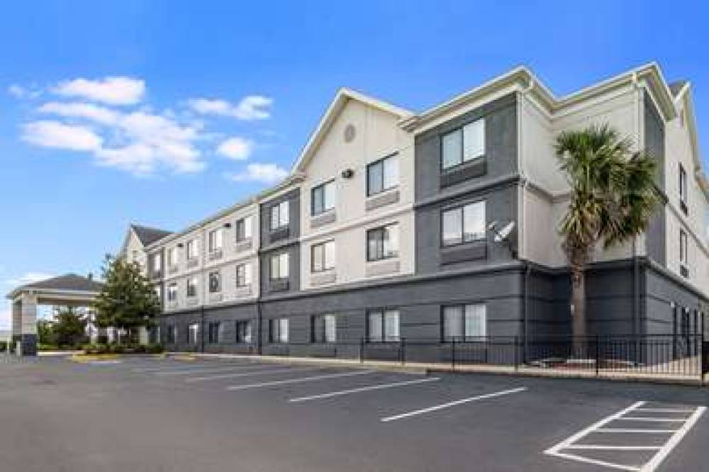 QUALITY INN AND SUITES AUGUSTA I-20 3