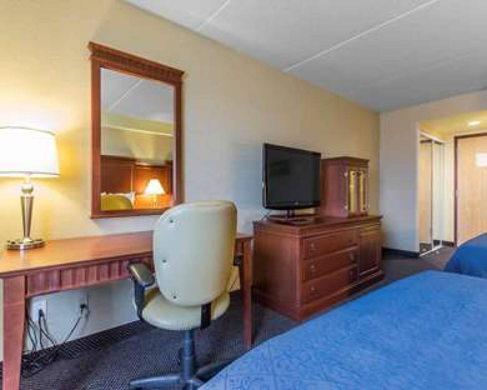 Quality Inn And Suites Bay Front 4