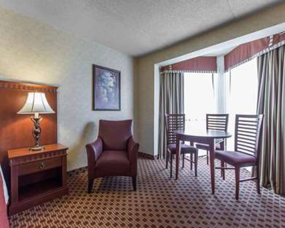 Quality Inn And Suites Bay Front 9