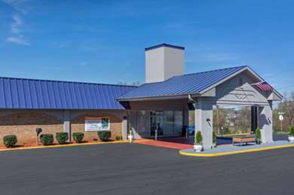 QUALITY INN AND SUITES CARTERSVILLE 1