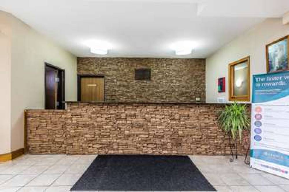 Quality Inn And Suites Chesterfield Village 6