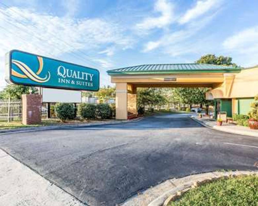 Quality Inn And Suites Coliseum