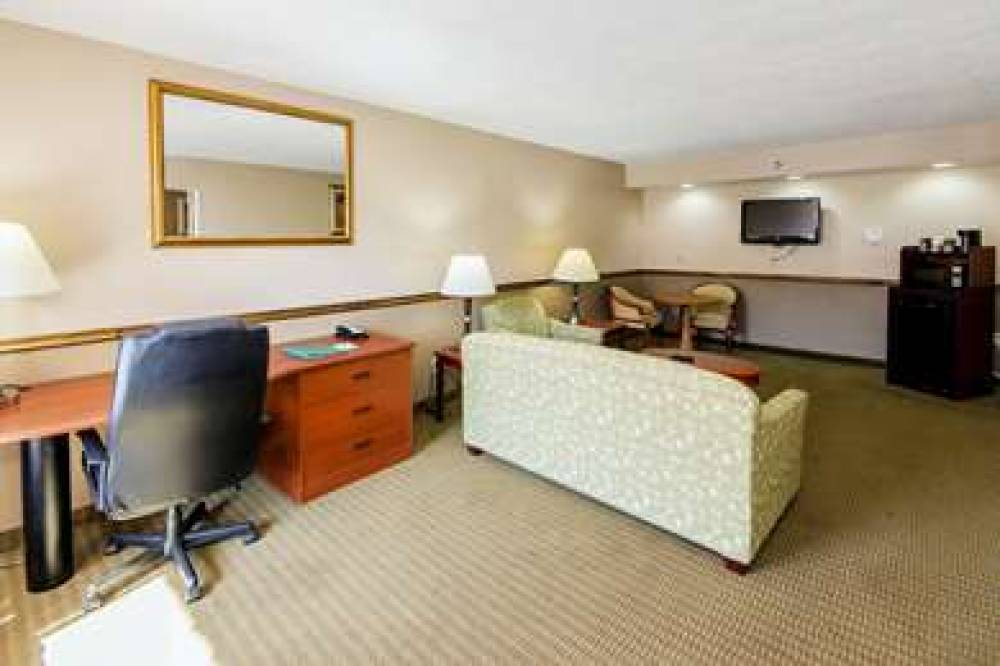 Quality Inn And Suites Conference Center 7