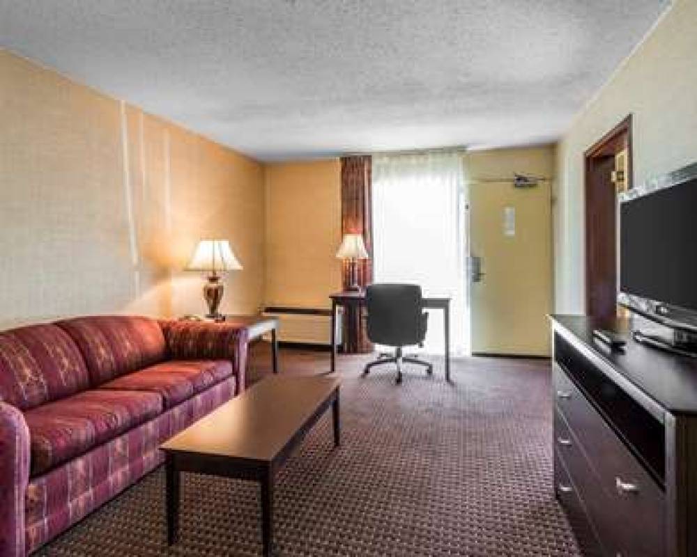 Quality Inn And Suites Conference Center 6