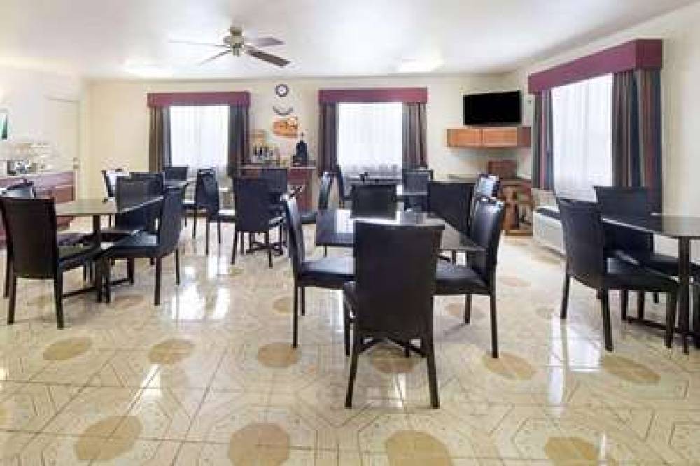 QUALITY INN AND SUITES DEL RIO 2